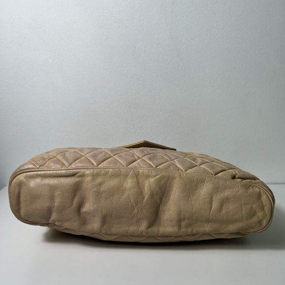 Chanel CC Vintage Beige Quilted Matelasse Charm Chain Link Shoulder Bag Tote - Picture 10 of 14